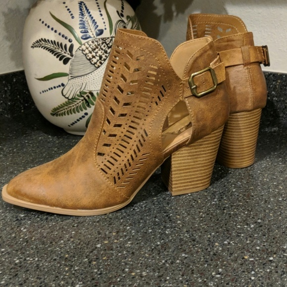 NWOT Qupid ankle boots - Picture 3 of 6